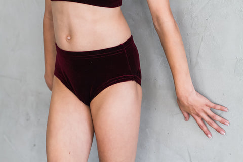 Details Velvet Briefs - Burgundy