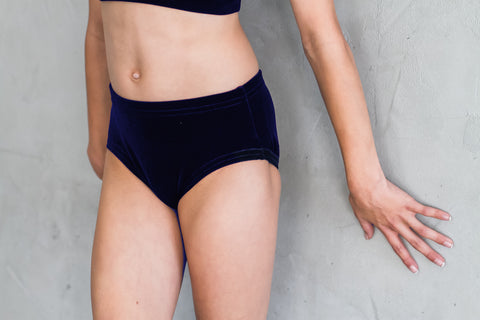 Details Bella Velvet Briefs - Navy