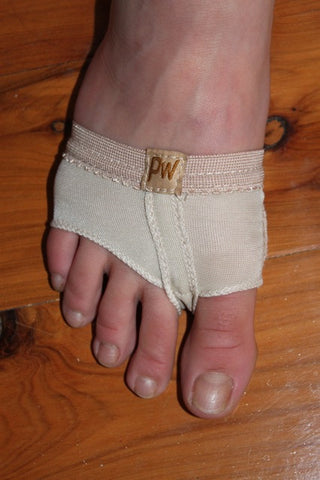 Bear foot (foot thongs)
